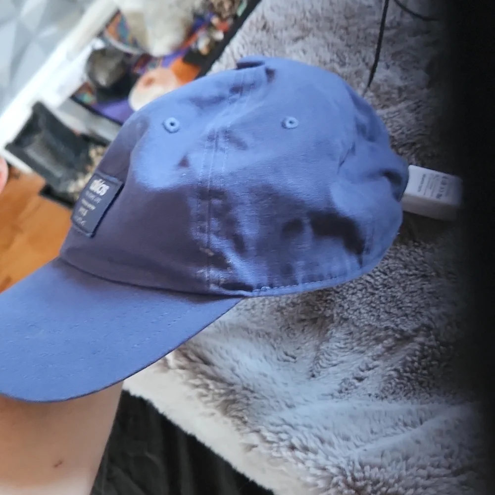 Adidas hat - Picture 2 of 4
